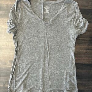 Apt. 9 Women's Heather Gray V-Neck Tee